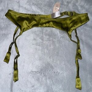 Victoria’s Secret Silk Garter Belt in Green Size Small NWT